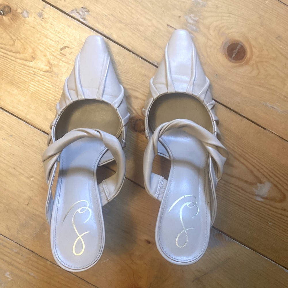 Beige heels, barely worn, great condition, 3 1/2” heel, tucking details